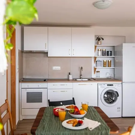 Rosy-terrace/partial Sea View/artistic & Peaceful * Dubrovnik