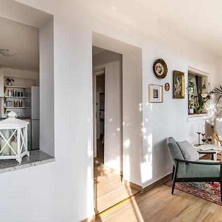 Apartment Rosy-terrace/partial Sea View/artistic & Peaceful