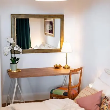 Apartment Rosy-terrace/partial Sea View/artistic & Peaceful