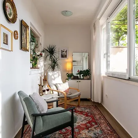 Daire Rosy-terrace/partial Sea View/artistic & Peaceful