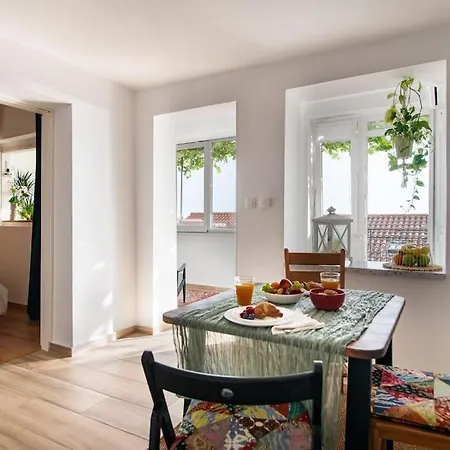 Rosy-terrace/partial Sea View/artistic & Peaceful *