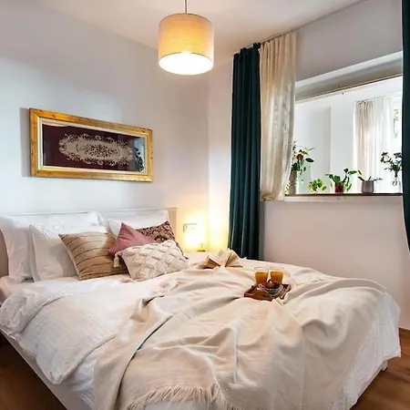 Rosy-terrace/partial Sea View/artistic & Peaceful Apartament *