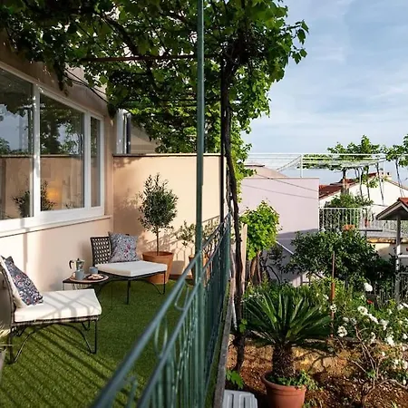 Apartament Rosy-terrace/partial Sea View/artistic & Peaceful *